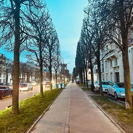 L'escale Paris G/w/n