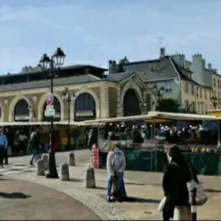 L'escale Paris G/w/n Versailles